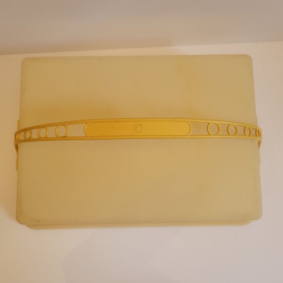 Vintage Yellow Tupperware Cake Carrier With Handle & Lid Model 9-329 - Picture 2 of 5